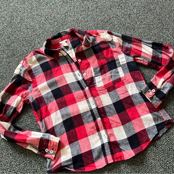 FOREVER21 Red Black & White Plaid Long-Sleeve Button Down Shirt Modest Top Sz S - Picture 2 of 16